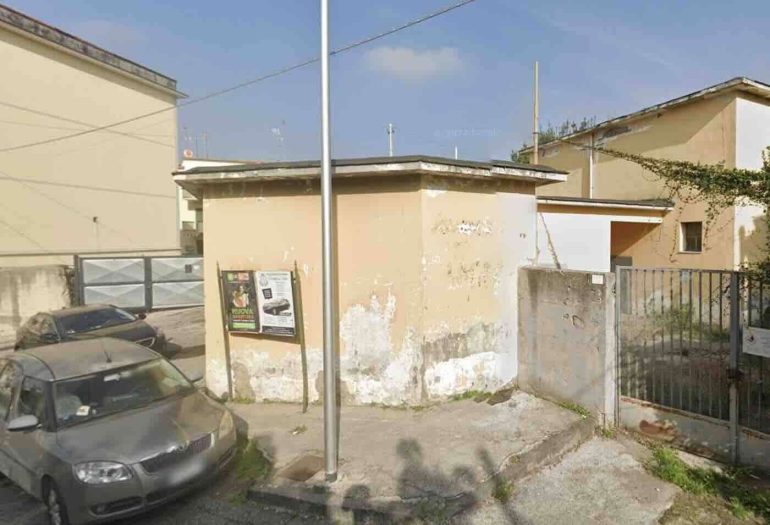 Sant’Anastasia, spari durante la messa: bandito irrompe in chiesa e fugge dopo il caos