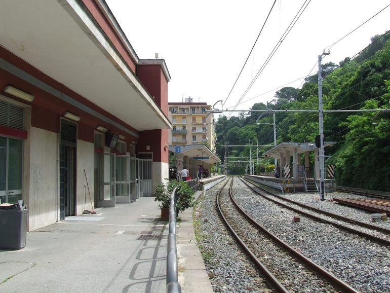 Circumvesuviana, risolto il blackout ma i treni si fermano a Castellammare