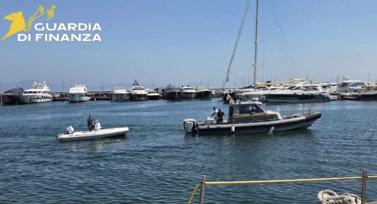 Napoli, rubato e recuperato in tempi record tender di uno yacht ormeggiato a Mergellina