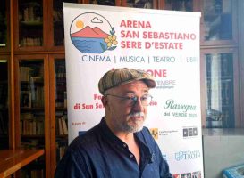 Terroni si nasce: Paolo Caiazzo e il teatro della meridionalità all’Arena San Sebastiano