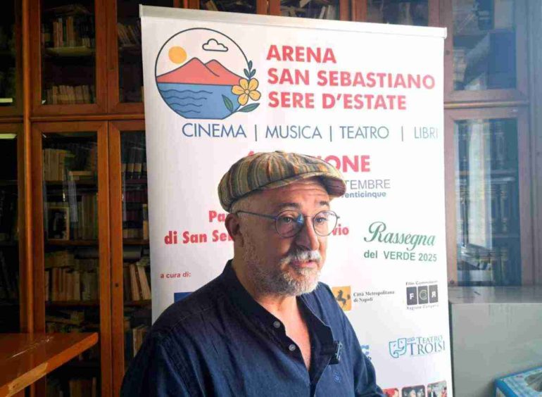 Terroni si nasce: Paolo Caiazzo e il teatro della meridionalità all’Arena San Sebastiano