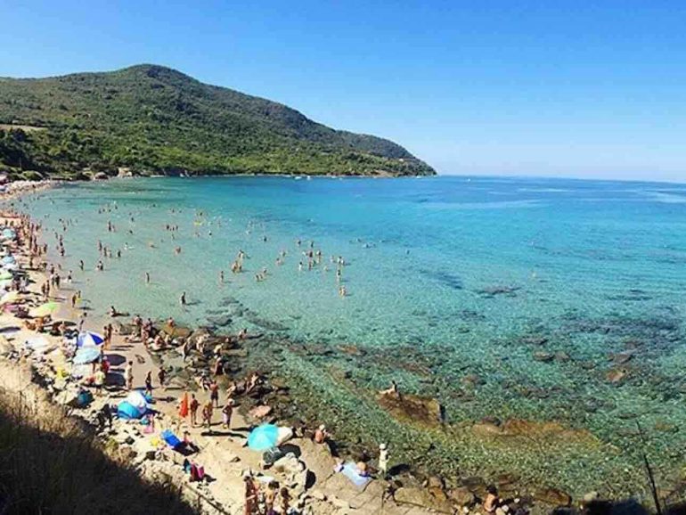 Agropoli, turista rischia di annegare: salvata da carabiniere fuori servizio