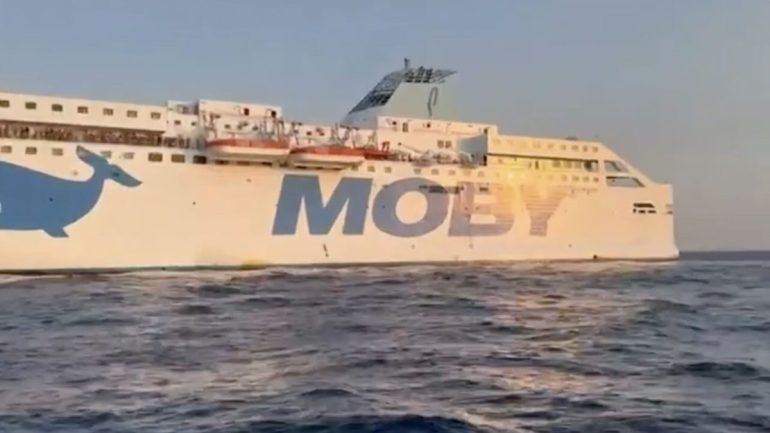 Arrivata nella notte a Napoli il traghetto Rubattino