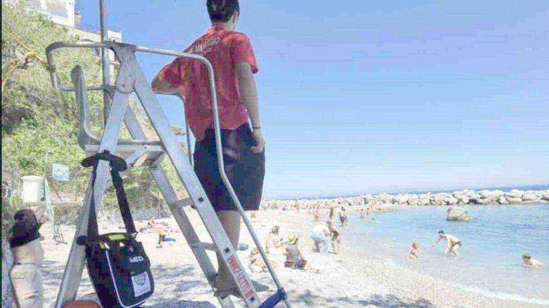 Capri, 13enne salvato in mare dai bagnini