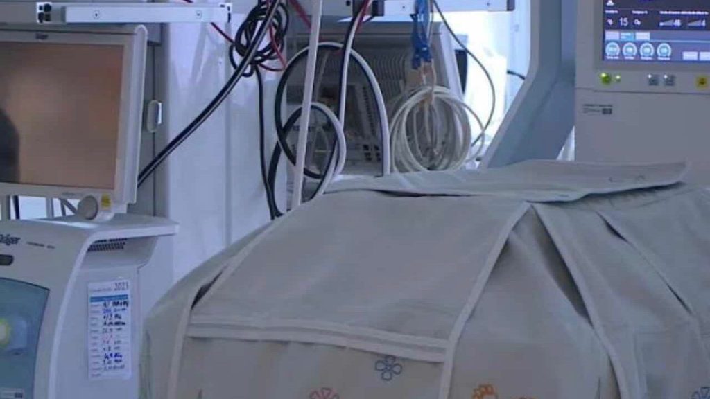 Dramma all’ospedale di Bolzano: due neonati prematuri morti in Terapia Intensiva, sospetto batterio killer