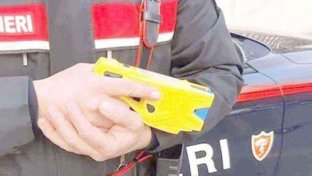 Fermato col taser dai carabinieri: muore in ambulanza