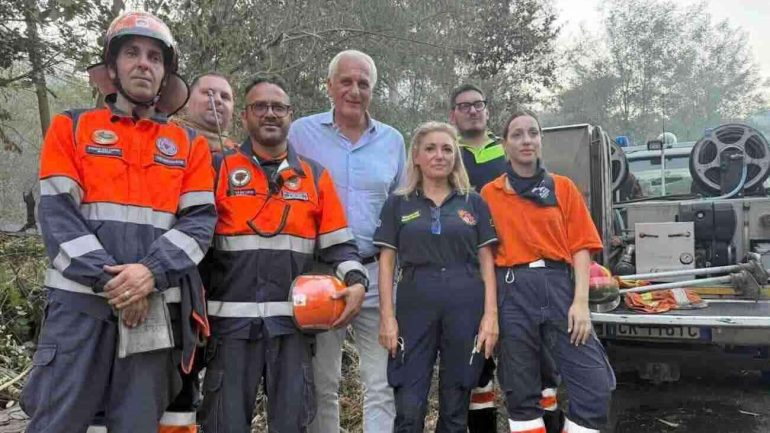 Fiamme sul Vesuvio, salve le colture di pregio