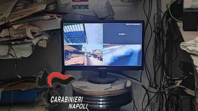 Giugliano, Nonna, madre e pusher: arrestata 41enne