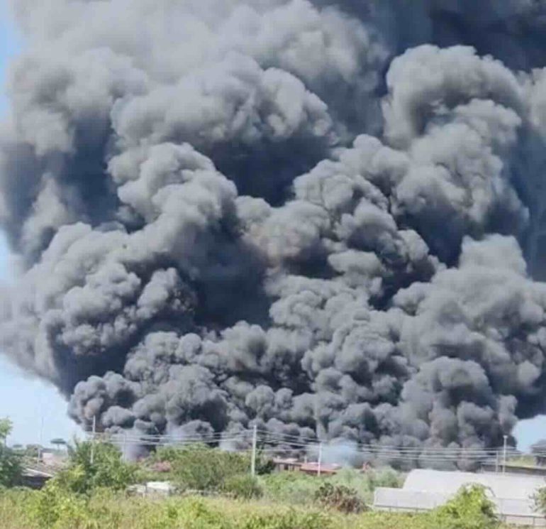 Incendio a Pompei, Arpac: “Nessuna criticità evidente dai primi rilievi”