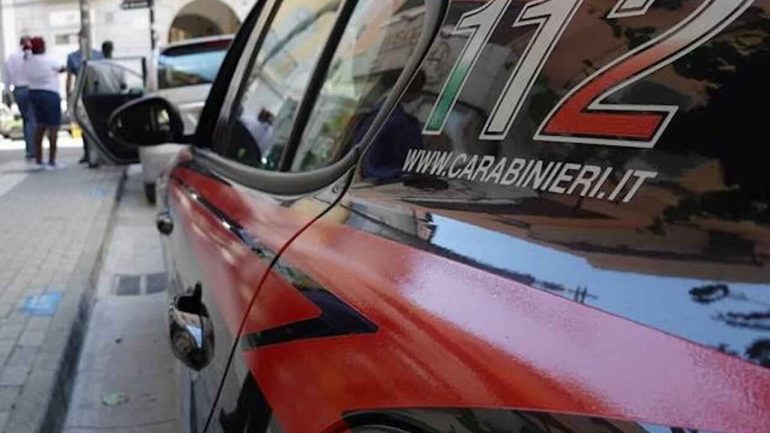 Maddaloni, brawl in the square: 43-year-old arrested for assaulting paramedics and Carabinieri