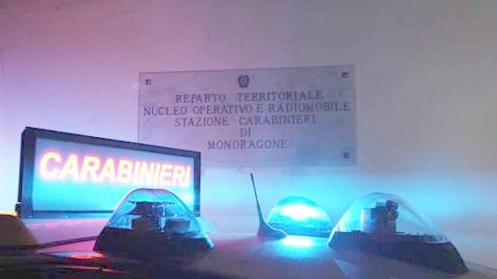 Mondragone, tentati furti in abitazioni sventati dai residenti: topo d’appartamento fermato dai carabinieri