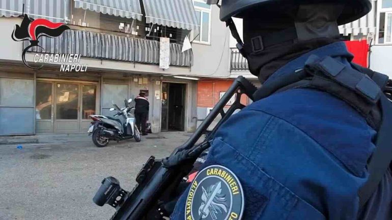 Napoli, blitz dei Carabinieri a Soccavo e Rione Traiano: un arresto, otto denunce e sequestri