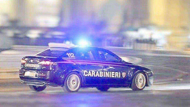 Qualiano, è ai domiciliari ma va in giro in auto con amico: inseguimento mozzafiato e arresto