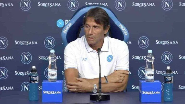 Conte carica il Napoli: “Le grandi sono tornate, campionato al veleno”