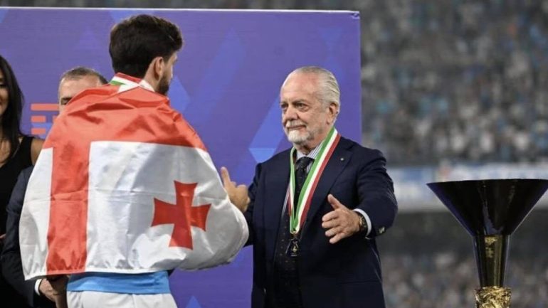 Napoli, De Laurentiis rompe il silenzio: “Costretto a cedere Kvaratskhelia”