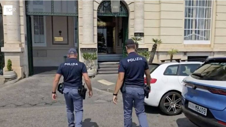 Napoli, rapina all’Hotel Excelsior: catturato anche il secondo bandito