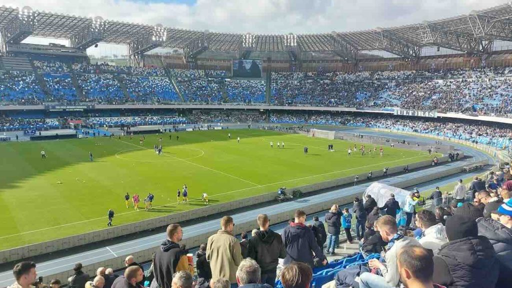 Stadio Maradona, via libera al maxi-murale di Jorit: “La formazione ideale del Napoli scelta dai tifosi”