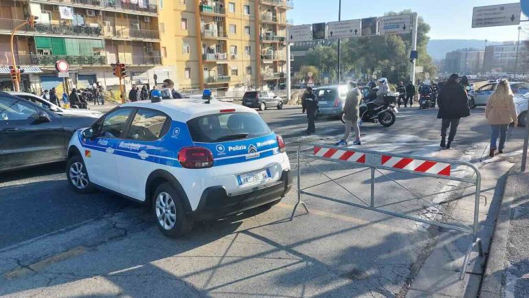 Napoli, multati 7 parcheggiatori abusivi al Maradona