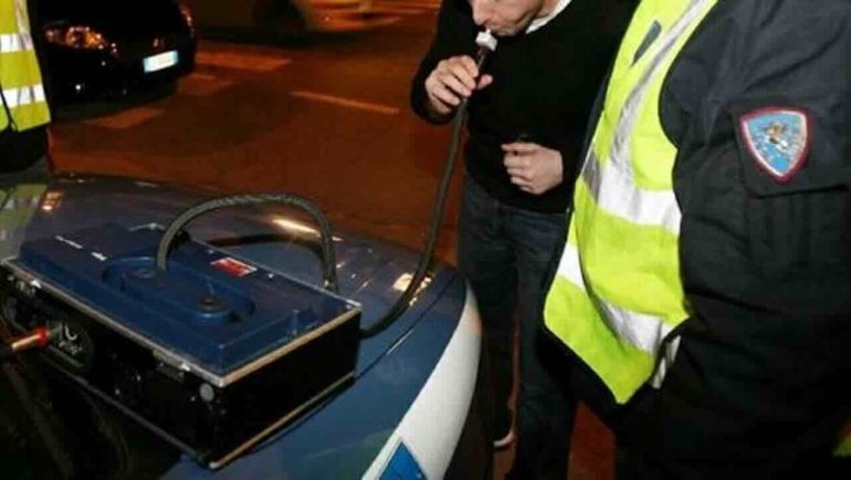 Napoli, oltre 3mila patenti sospese in sette mesi
