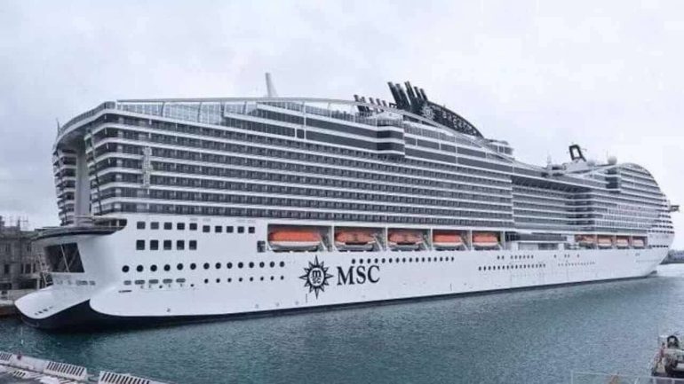 Nave crociera Msc in avaria al largo di Ponza, 8.500 persone a bordo