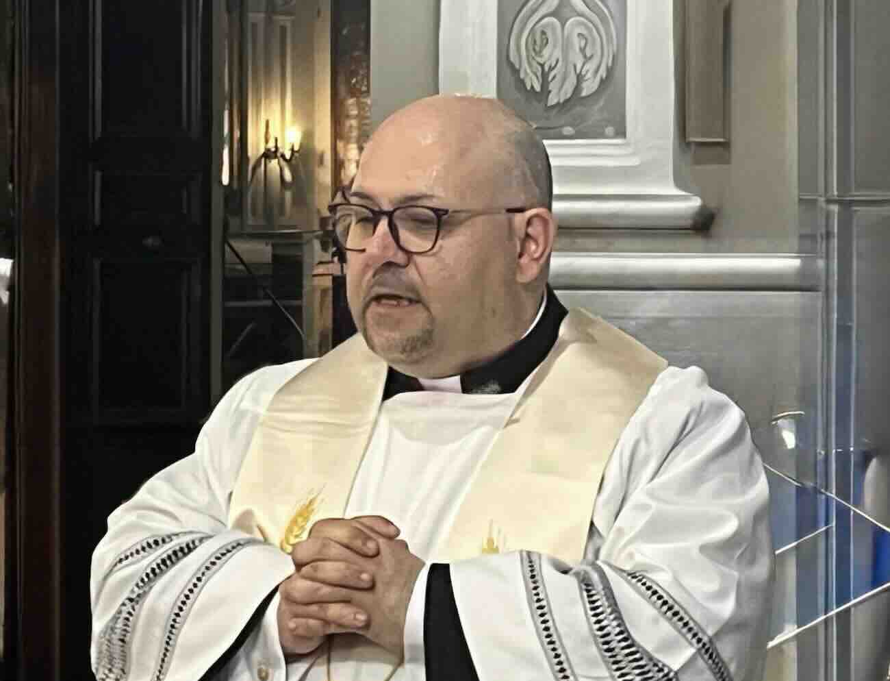 Nola, don Francesco Balzano replica alla Curia: “La mia ordinazione è valida, anche se illecita”