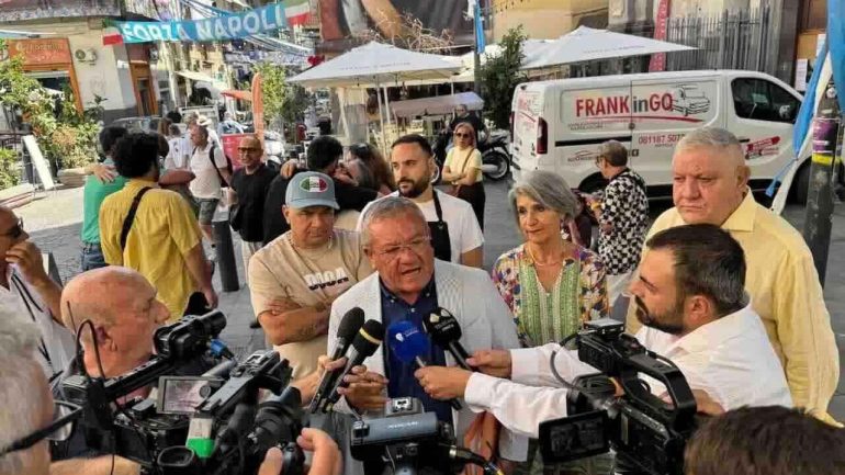 Petizione popolare: "Salviamo il centro antico di Napoli":