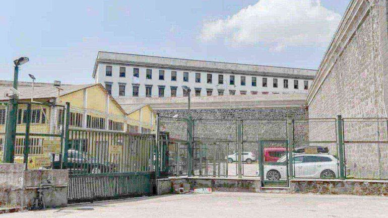 Poggioreale, allarme ConSiPe: “Sicurezza al collasso, un agente per 100 detenuti”