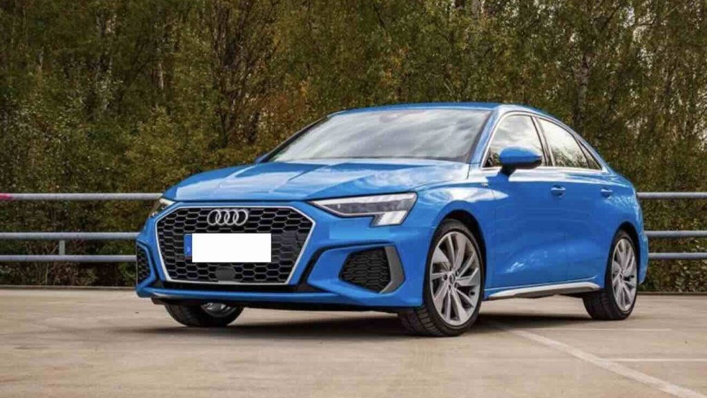 Ruba l’identità a un imprenditore e compra un’auto di lusso: denunciato napoletano