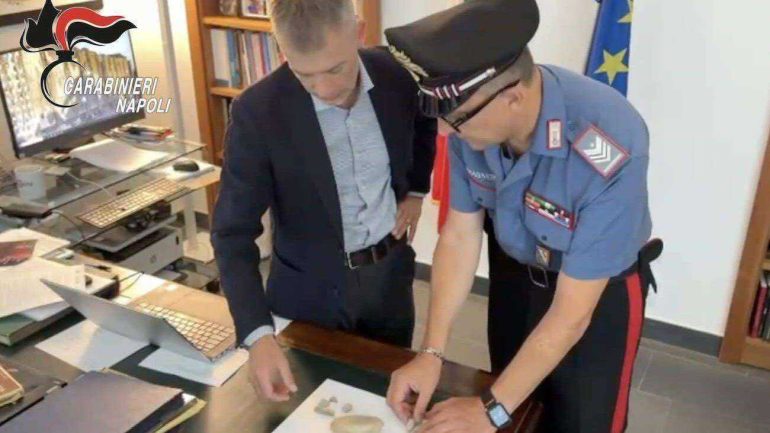 Ruba pietre antiche dagli Scavi di Pompei: denunciato turista scozzese