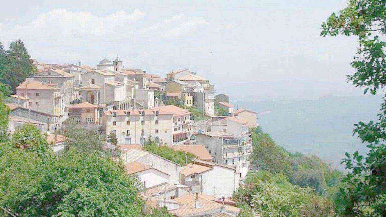 Salerno, Ferragosto con caffè gratis a Montano Antilia: un gesto di ospitalità per i turisti