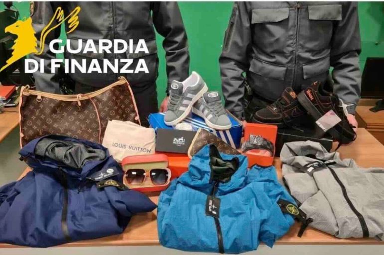 Salerno, sequestrati oltre 21mila prodotti non sicuri e quasi 3mila articoli contraffatti