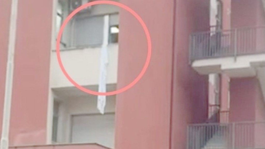 Scafati, migranti con sospetto vaiolo fuggono dall’ospedale calandosi con le lenzuola