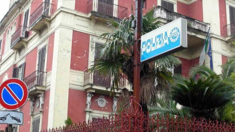 Secondigliano: minaccia il fratello, arrestato 40enne per maltrattamenti ed estorsione.