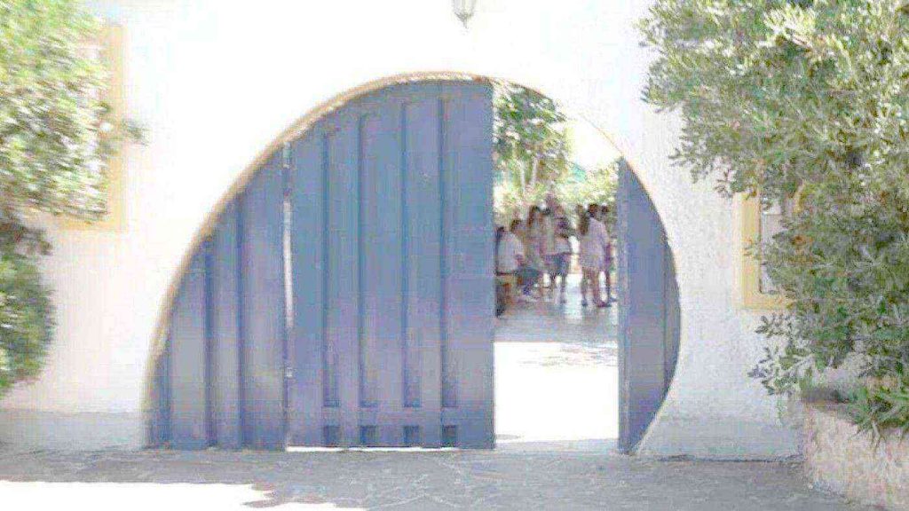 Sessanta tra napoletani e casertani intossicati dopo un pranzo in villaggio turistico a Nicotera