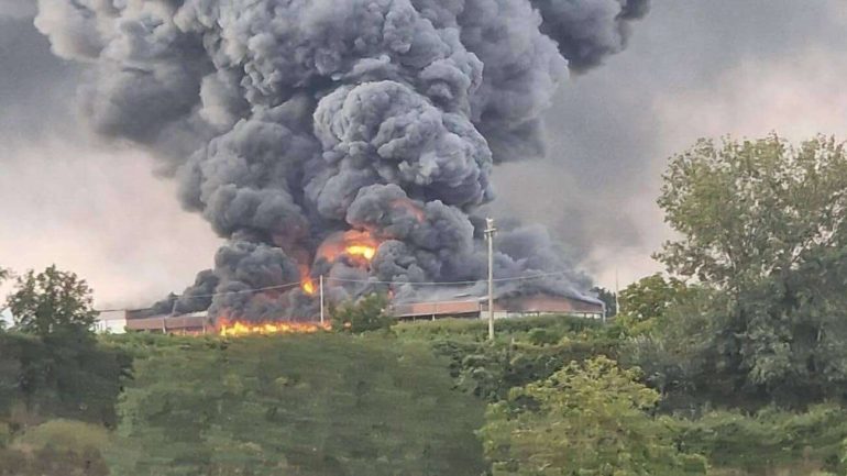 Teano, rogo nell’azienda di rifiuti: diossine oltre i limiti