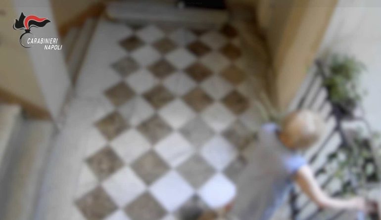 Arrestato “Arsenio Lupin” delle truffe agli anziani: ha solo 16 anni. “Sta carica, la signora tiene 100 anni”