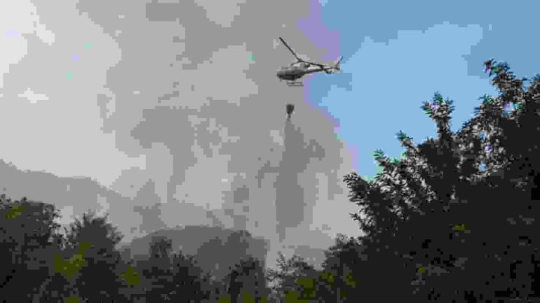 Vesuvio, incendi sotto controllo ma resta il pericolo: 500 ettari in fumo.