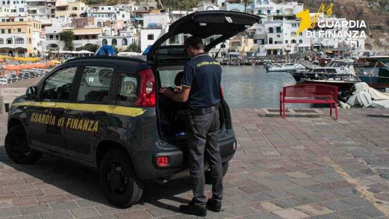 Affitti abusivi a Ischia: 52 persone denunciate
