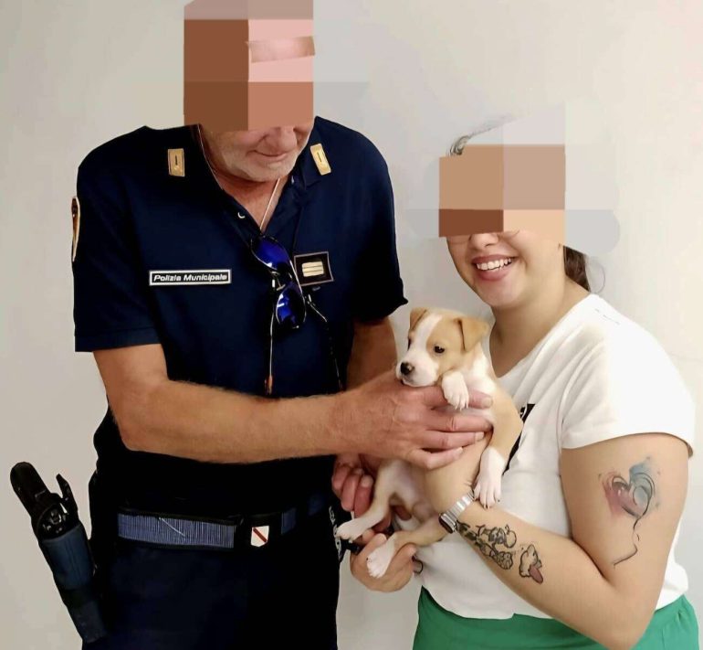 Arzano: Thiago, il cucciolo salvato dalla polizia locale é stato adottato
