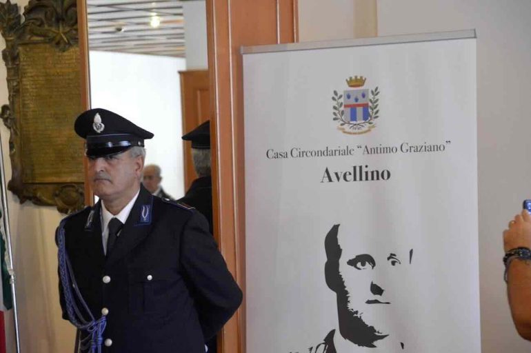 Avellino, famiglia di Antimo Graziano dona 500 libri al carcere intitolato al brigadiere ucciso dalla camorra