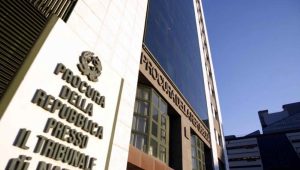 Napoli, maltrattamenti al figlio disabile: divieto di avvicinamento per una 59enne