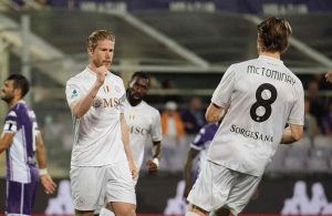 Il Napoli a Cagliari con De Bruyne e McTominay: Conte ci crede ancora