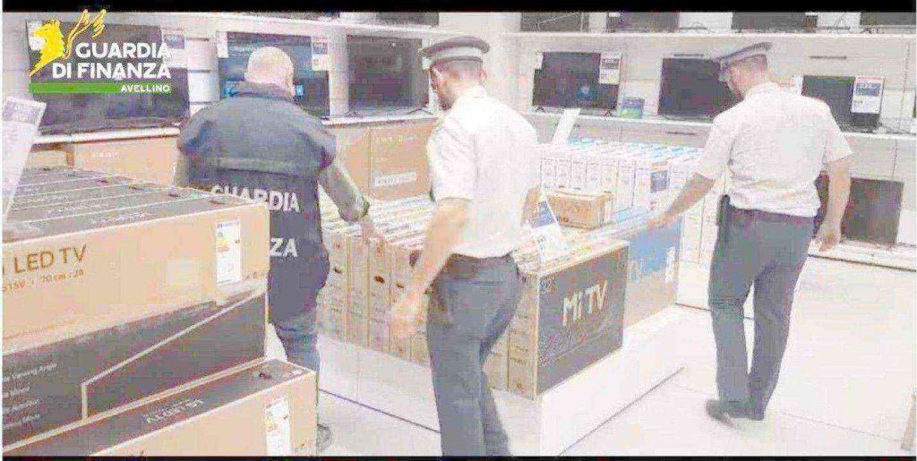 Avellino, sequestro da 5 milioni a società di elettronica: scoperta maxi frode fiscale