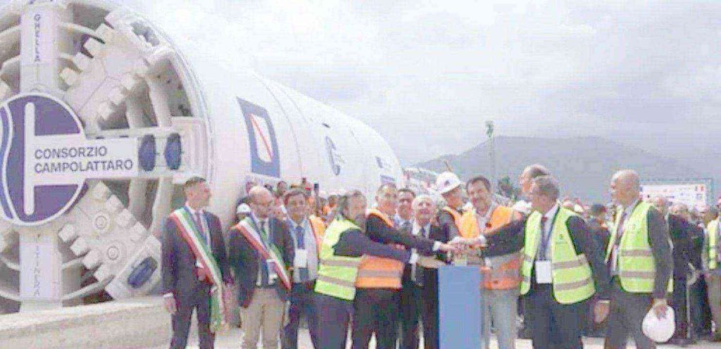 Salvini e De Luca, tra punzecchiature e abbracci all’inaugurazione della diga di Campolattaro