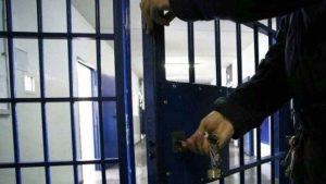 Caivano: lite e minacce a moglie e suocero durante la prima comunione della figlia, scarcerato 40enne