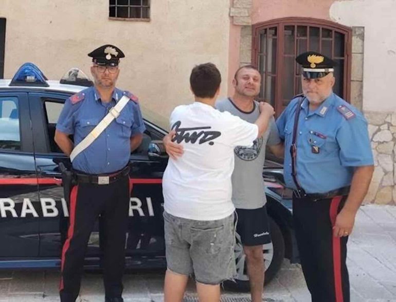 Caserta, bimbo di 12 anni in bici si perde nel bosco: salvato dai carabinieri