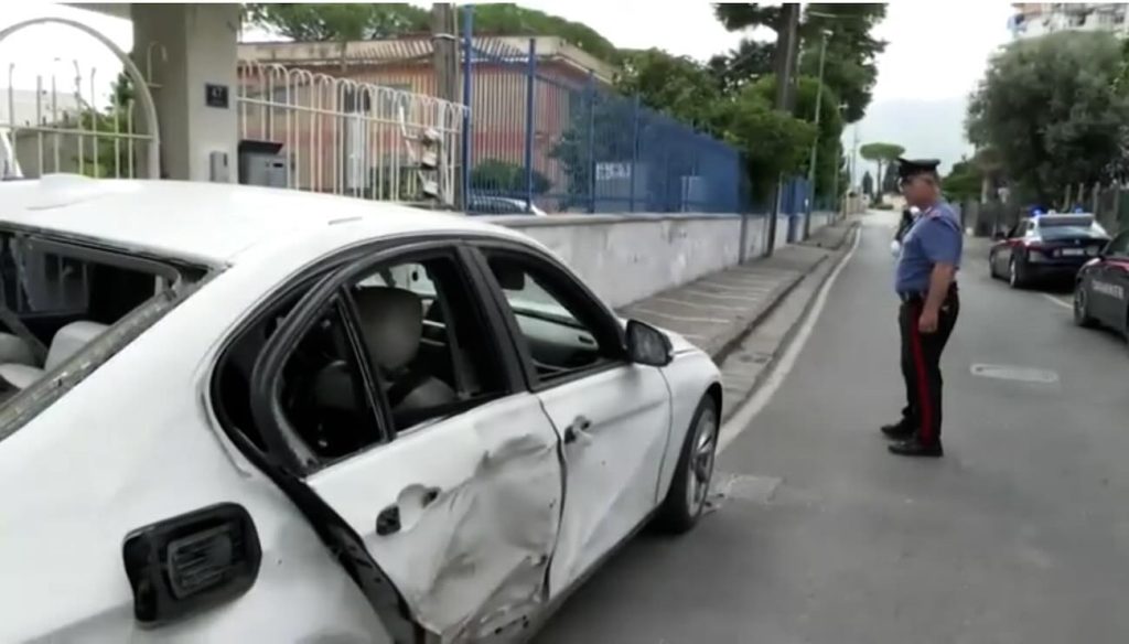 Castello di Cisterna, bomba distrugge auto di uomo del clan Ianuale