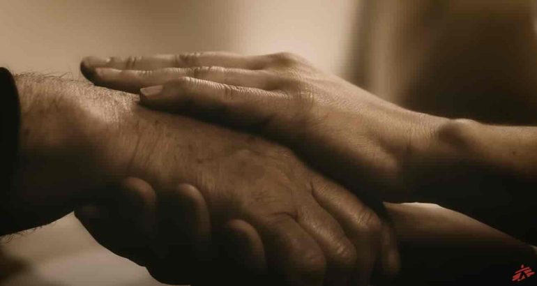 Come funziona una donazione in memoria