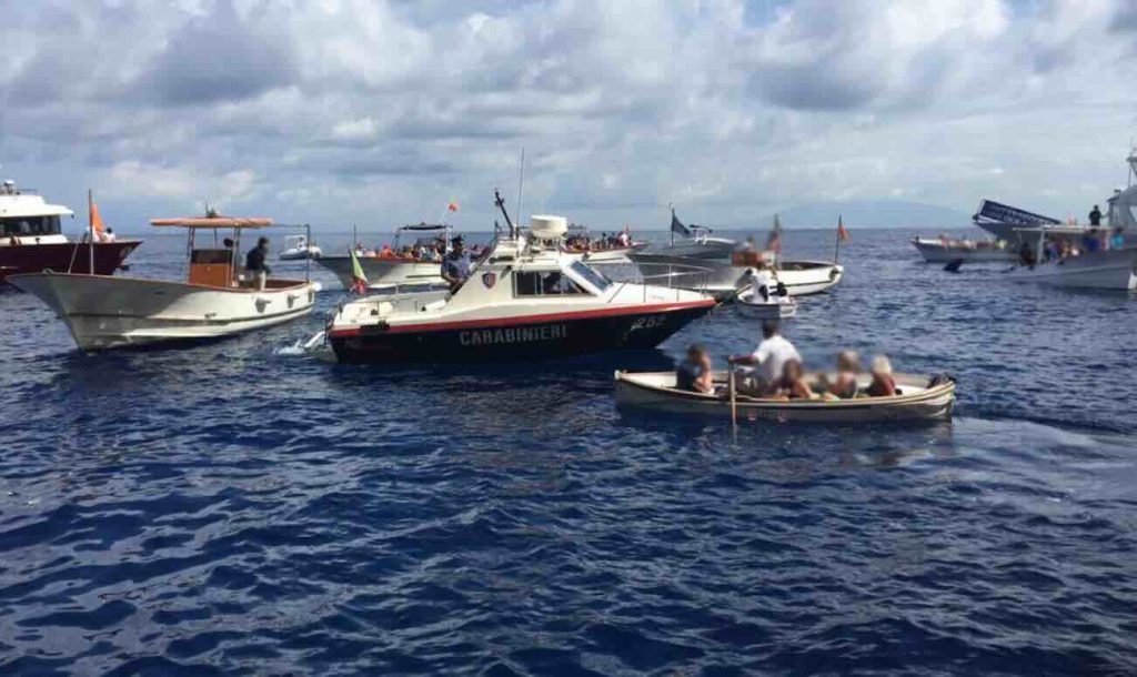 Controlli interforze nel Golfo di Napoli: 240 imbarcazioni ispezionate, 75 sanzionate