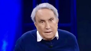 Emilio Fede ricoverato in condizioni critiche a Milano: “Continua a lottare come un leone”